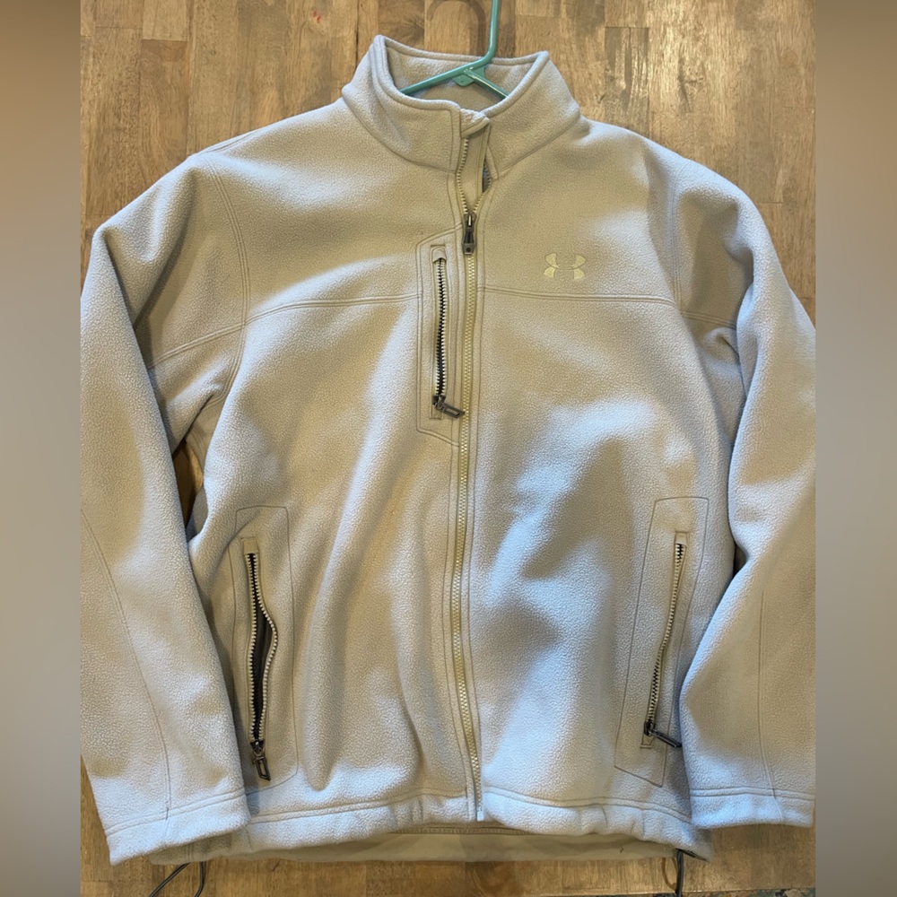 Under Armor Men’s Fleece Jacket, Size Large.